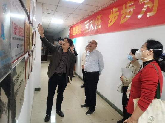 王总介绍公司历史、企业成果、企业荣誉